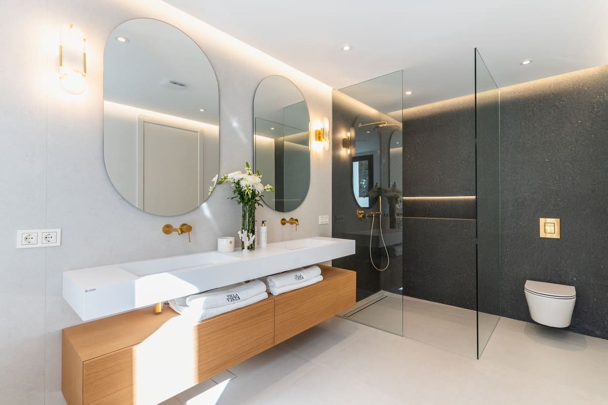 4 slaapkamer Villa te koop in Marbesa met zwembad garage - € 3.669.000 (Ref: 8796390)