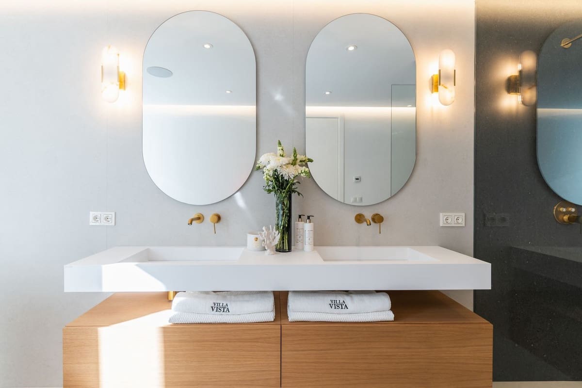 4 slaapkamer Villa te koop in Marbesa met zwembad garage - € 3.669.000 (Ref: 8796390)