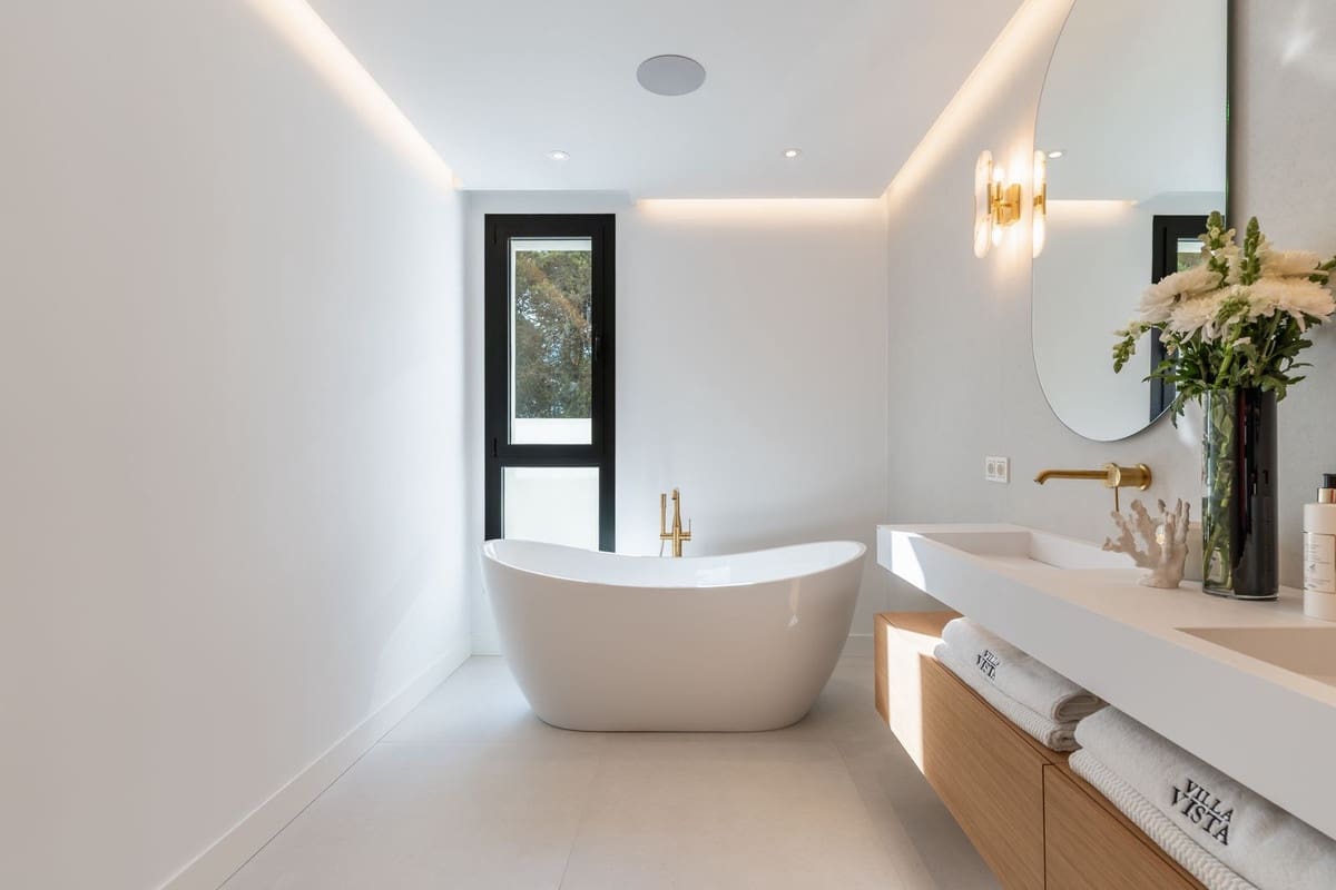 4 slaapkamer Villa te koop in Marbesa met zwembad garage - € 3.669.000 (Ref: 8796390)