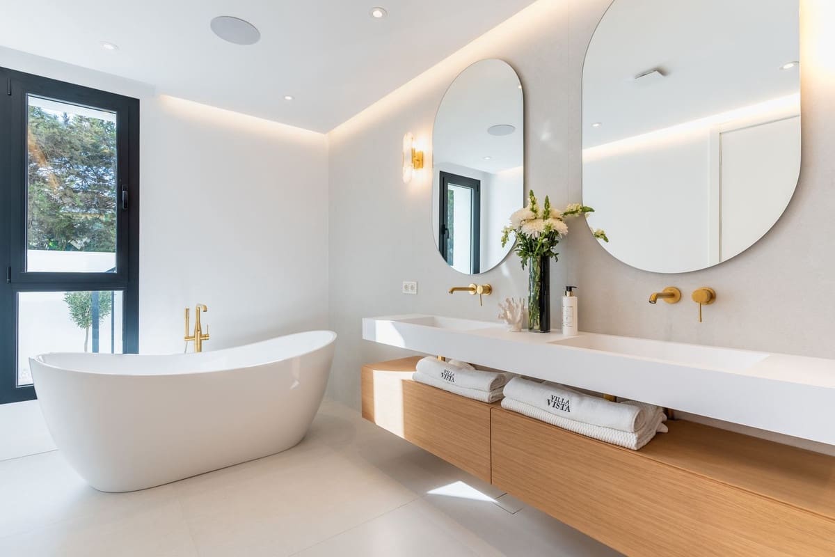 4 slaapkamer Villa te koop in Marbesa met zwembad garage - € 3.669.000 (Ref: 8796390)