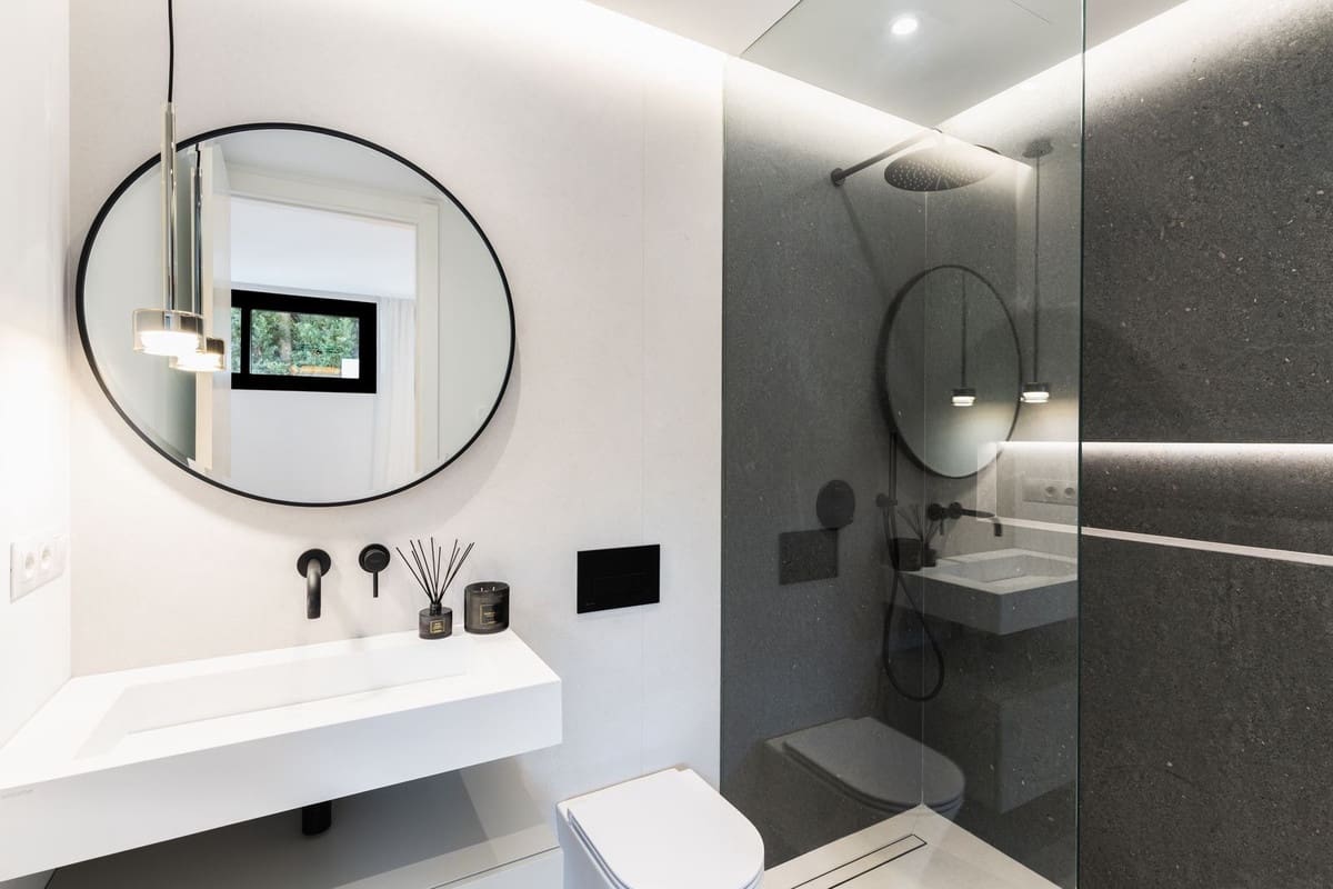 4 slaapkamer Villa te koop in Marbesa met zwembad garage - € 3.669.000 (Ref: 8796390)