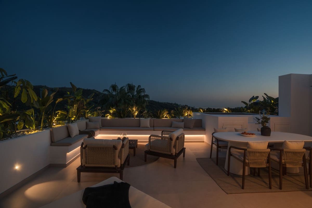 4 soveværelse Penthouse til salg i La Quinta med swimmingpool garage - € 1.895.000 (Ref: 8803285)