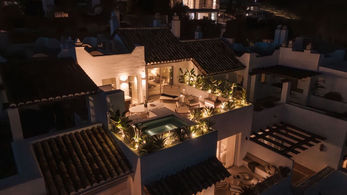 4 soveværelse Penthouse til salg i La Quinta med swimmingpool garage - € 1.895.000 (Ref: 8803285)