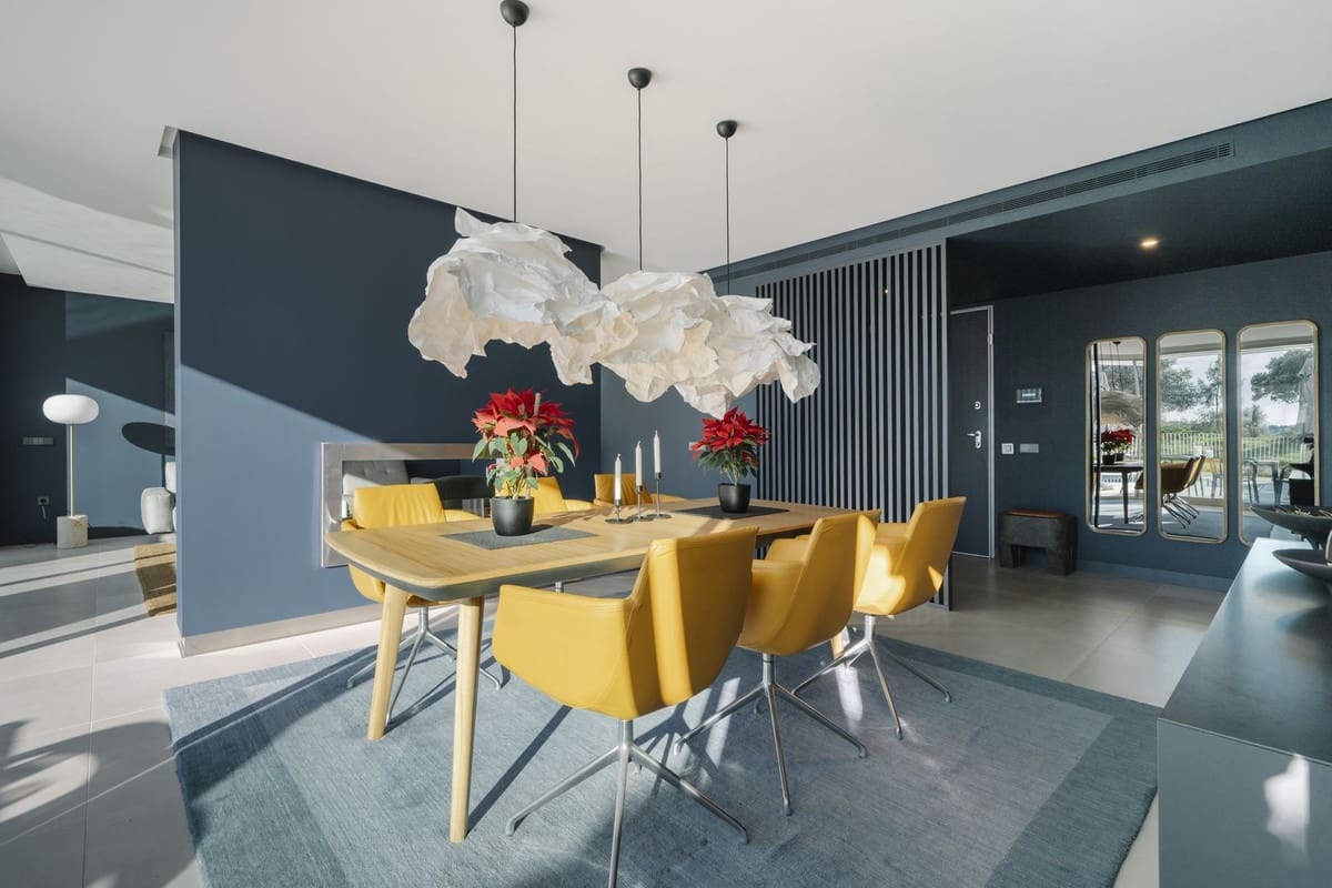 5 bedroom Villa for sale in Sotogrande with pool - € 1,550,000 (Ref: 8807447)