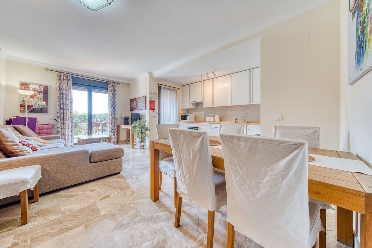 2 bedroom Apartment for sale in Estepona with pool garage - € 359,000 (Ref: 8816605)