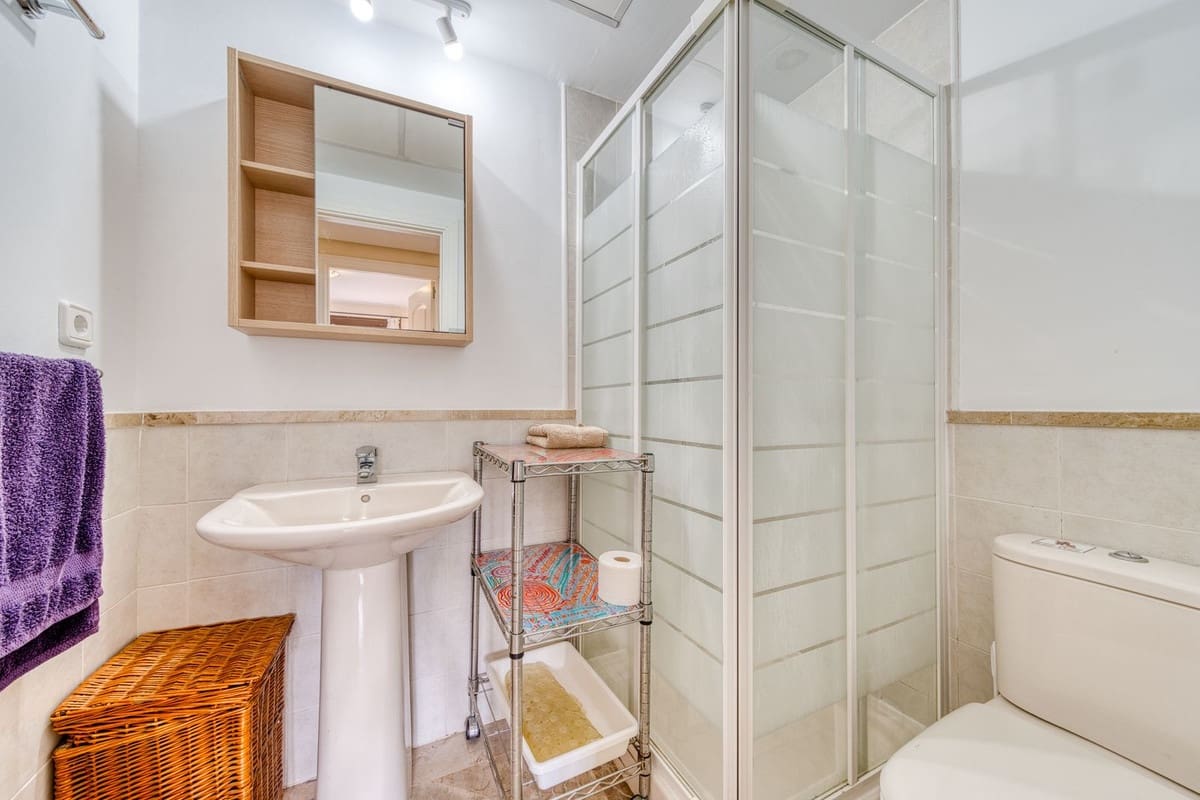 2 bedroom Apartment for sale in Estepona with pool garage - € 359,000 (Ref: 8816605)