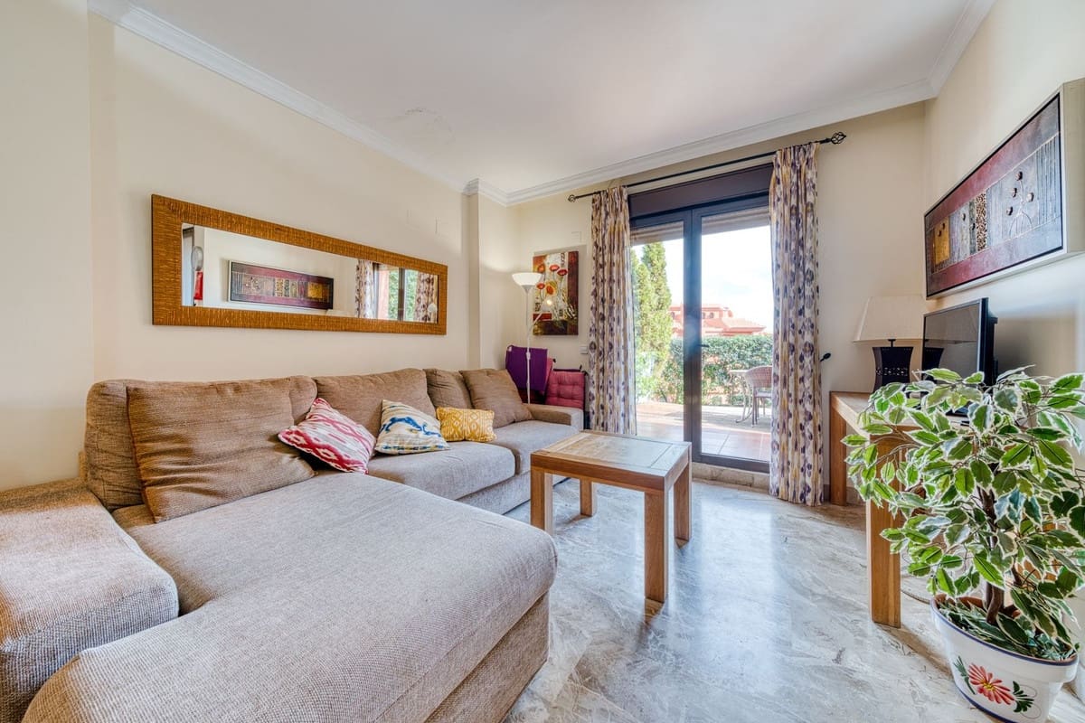 2 bedroom Apartment for sale in Estepona with pool garage - € 359,000 (Ref: 8816605)