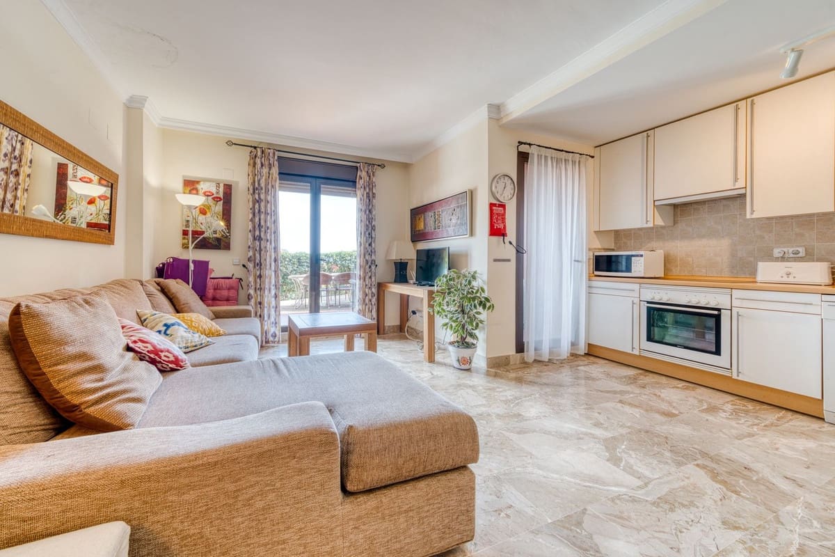 2 bedroom Apartment for sale in Estepona with pool garage - € 359,000 (Ref: 8816605)