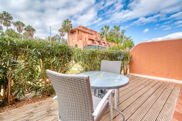 2 makuuhuone Huoneisto myytävänä paikassa Estepona mukana uima-altaan 
autotalli - 359 000 € (Ref: 8816605)