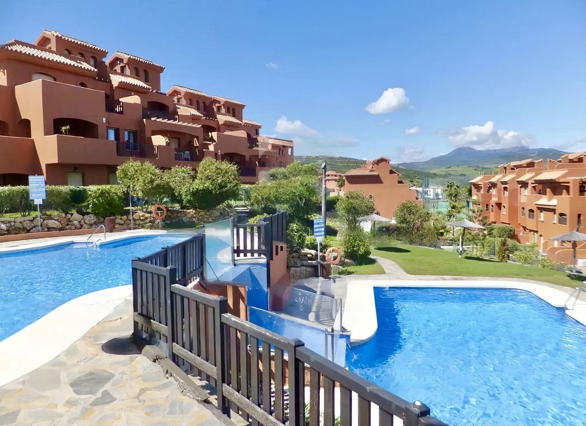 2 bedroom Apartment for sale in Estepona with pool garage - € 359,000 (Ref: 8816605)