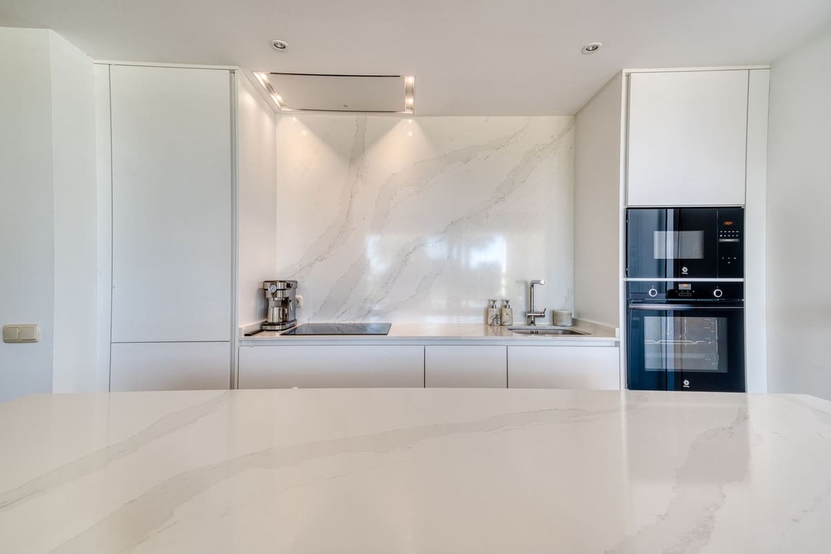 3 sypialnia Apartament na sprzedaż w Casares z basenem garażem - 625 000 € (Ref: 8816728)