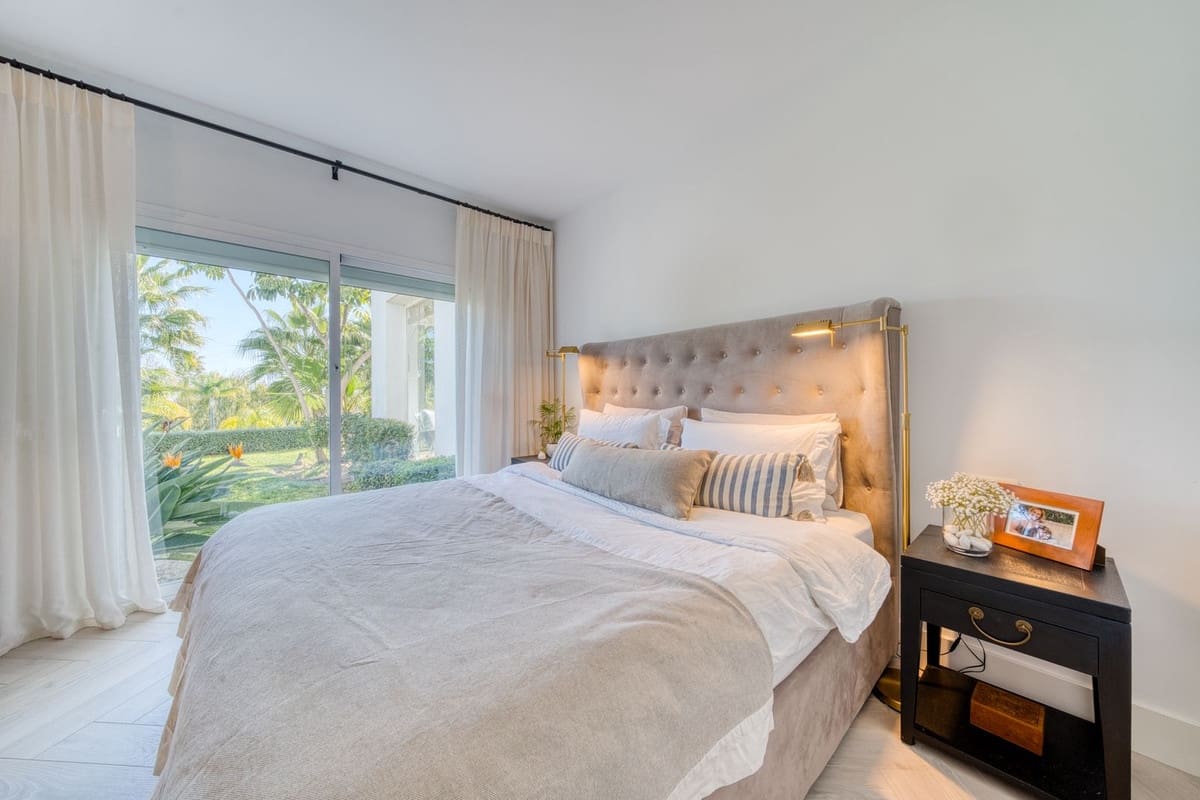 3 sypialnia Apartament na sprzedaż w Casares z basenem garażem - 625 000 € (Ref: 8816728)
