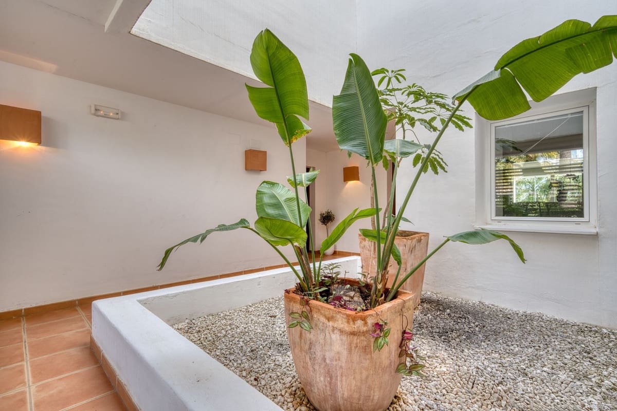 3 sypialnia Apartament na sprzedaż w Casares z basenem garażem - 625 000 € (Ref: 8816728)