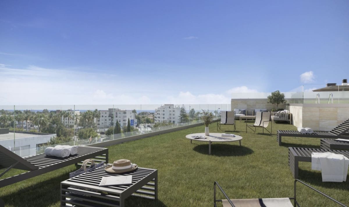 Apartamento de 2 habitaciones en San Pedro de Alcantara en venta con piscina garaje - 440.500 € (Ref: 8820832)