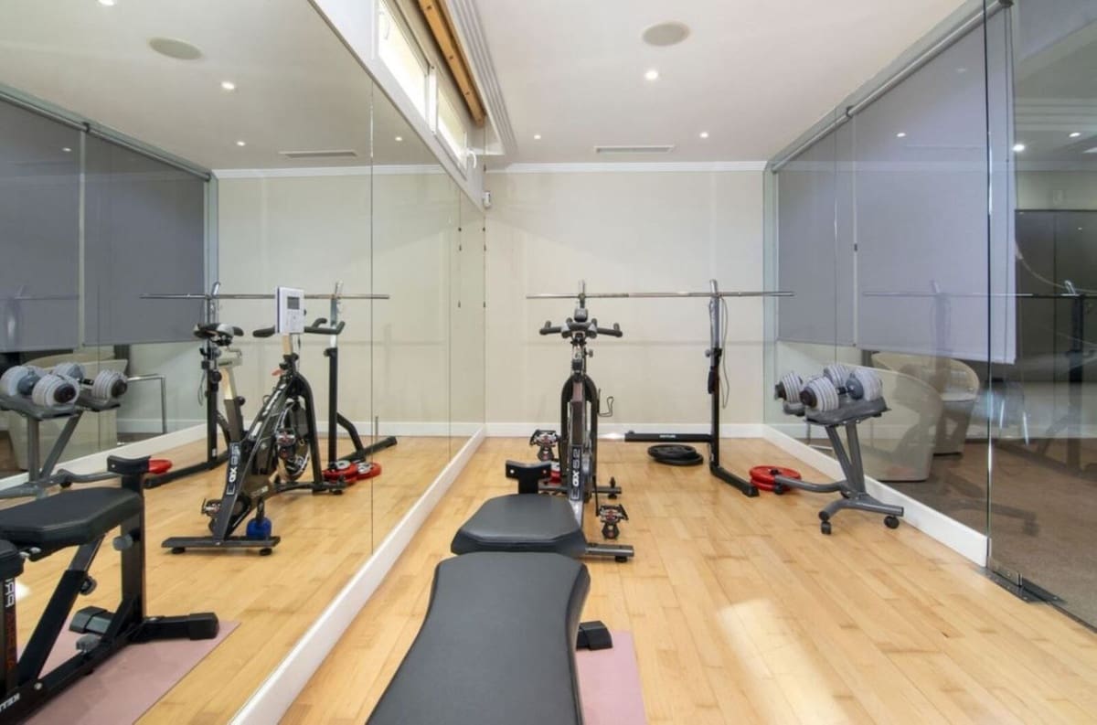 Chalet de 5 habitaciones en Nueva Andalucia en venta con piscina garaje - 3.295.000 € (Ref: 8823971)