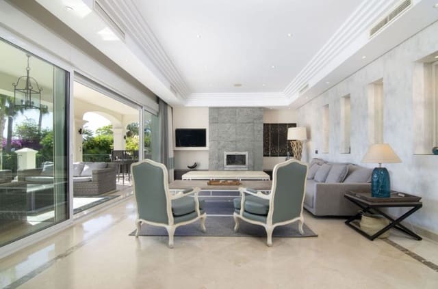 Chalet de 5 habitaciones en Nueva Andalucia, Marbella en venta con piscina garaje - 3.295.000 € (Ref: 8823971)