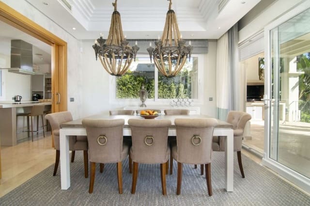 Chalet de 5 habitaciones en Nueva Andalucia, Marbella en venta con piscina garaje - 3.295.000 € (Ref: 8823971)