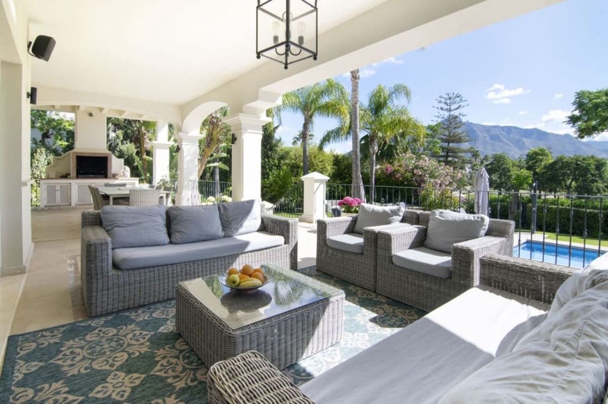 Chalet de 5 habitaciones en Nueva Andalucia en venta con piscina garaje - 3.295.000 € (Ref: 8823971)