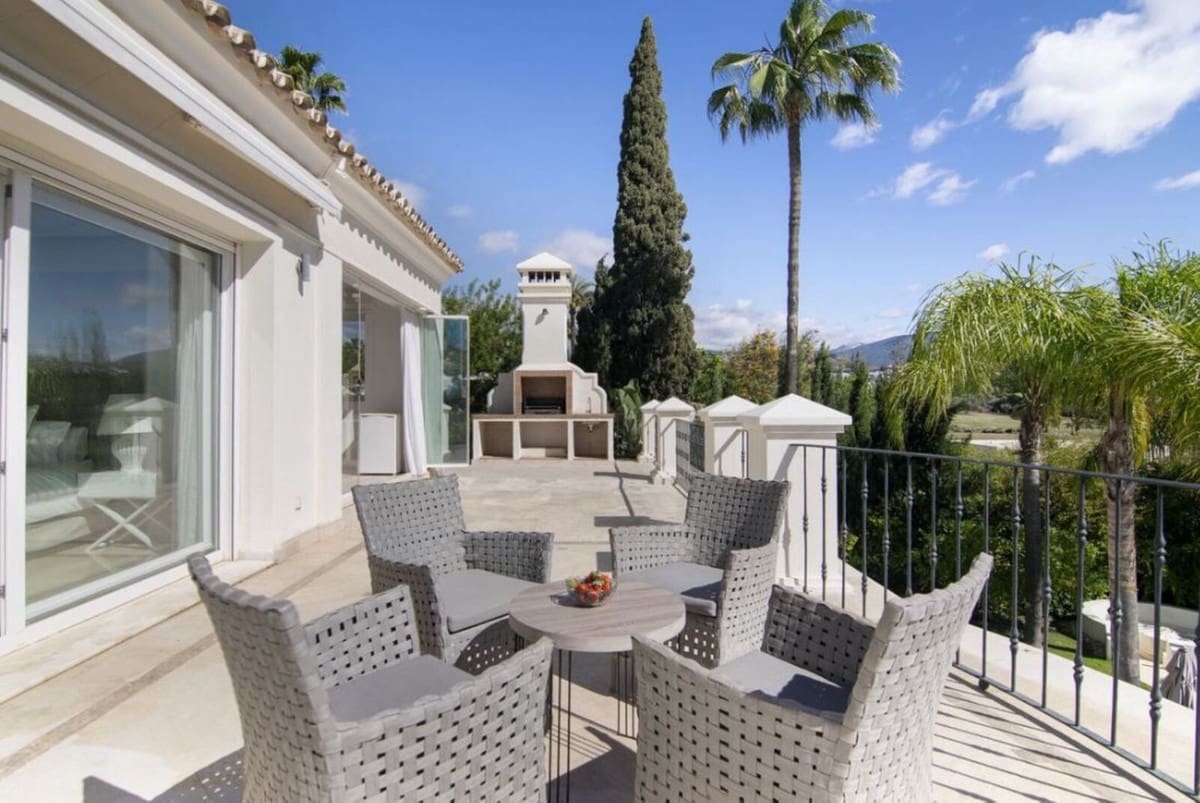 Chalet de 5 habitaciones en Nueva Andalucia en venta con piscina garaje - 3.295.000 € (Ref: 8823971)