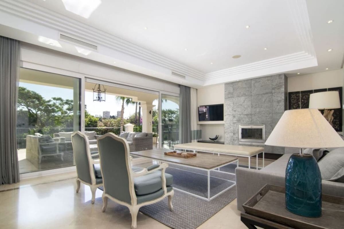 5 bedroom Villa for sale in Nueva Andalucia with pool garage - € 3,295,000 (Ref: 8823971)