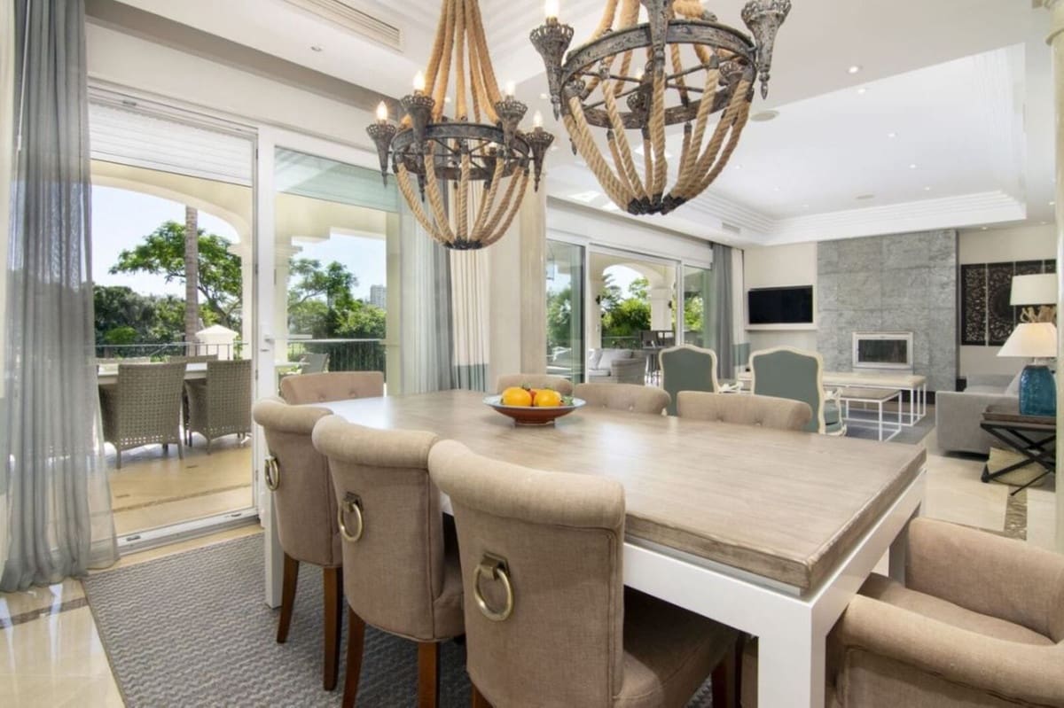 5 bedroom Villa for sale in Nueva Andalucia with pool garage - € 3,295,000 (Ref: 8823971)