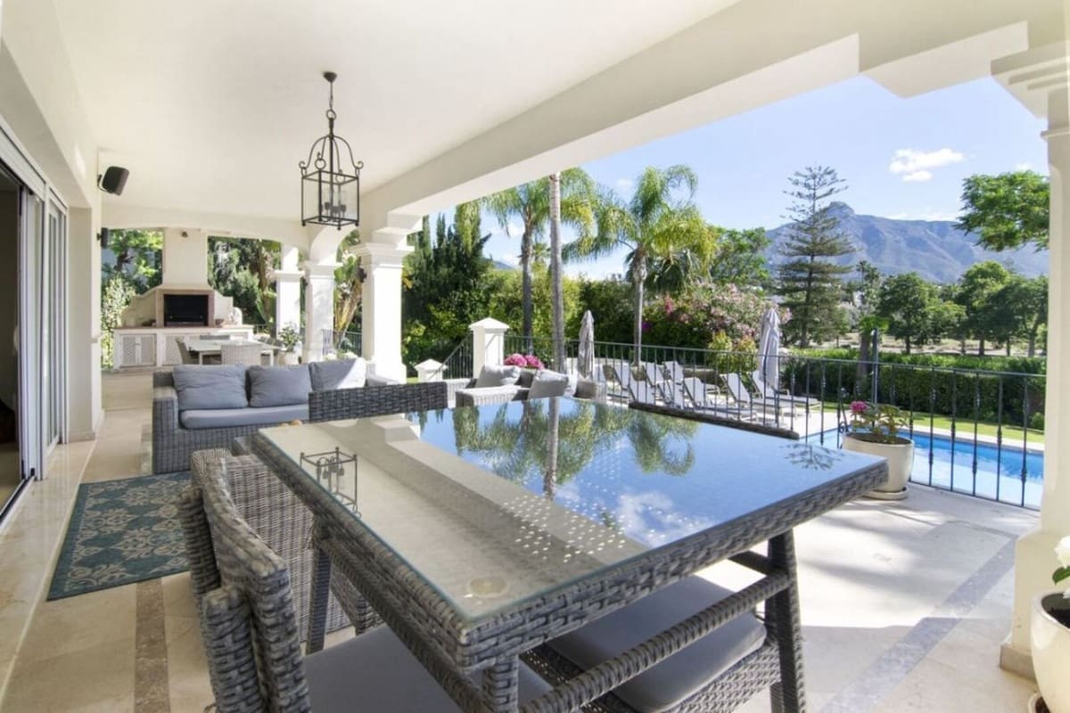 5 bedroom Villa for sale in Nueva Andalucia with pool garage - € 3,295,000 (Ref: 8823971)