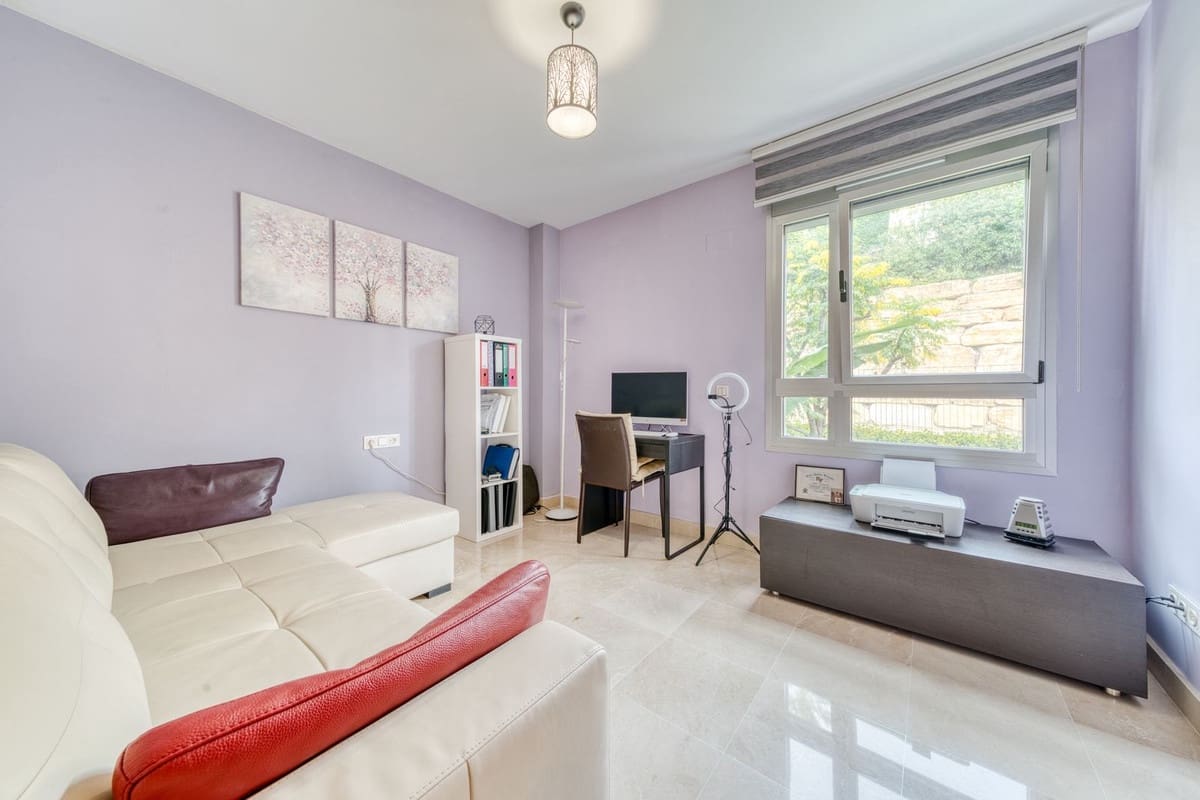3 sovrum Lägenhet till salu i Benahavis med pool garage - 649 000 € (Ref: 8826536)