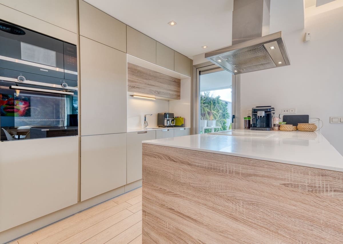 3 sovrum Lägenhet till salu i Benahavis med pool garage - 649 000 € (Ref: 8826536)