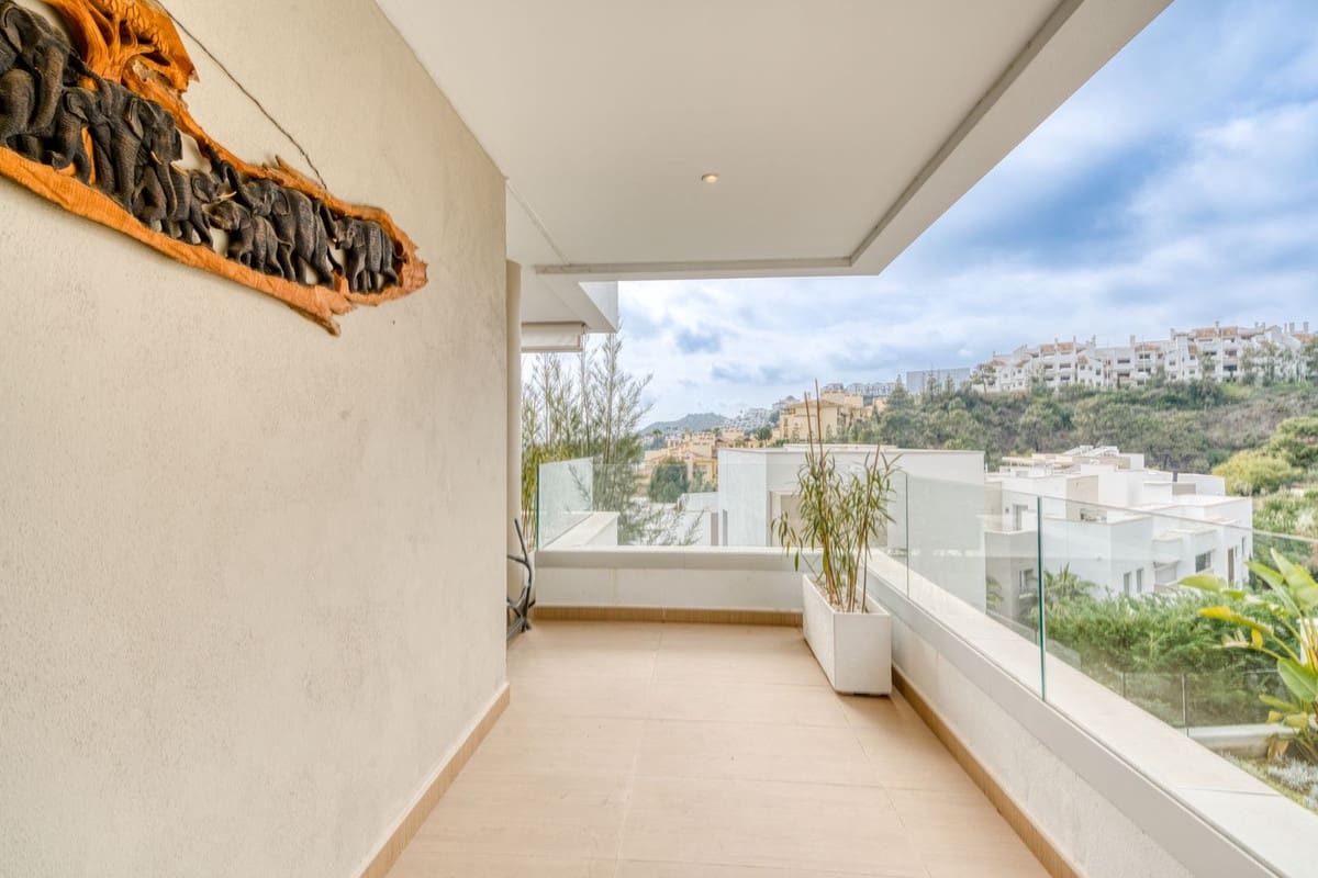 3 sovrum Lägenhet till salu i Benahavis med pool garage - 649 000 € (Ref: 8826536)
