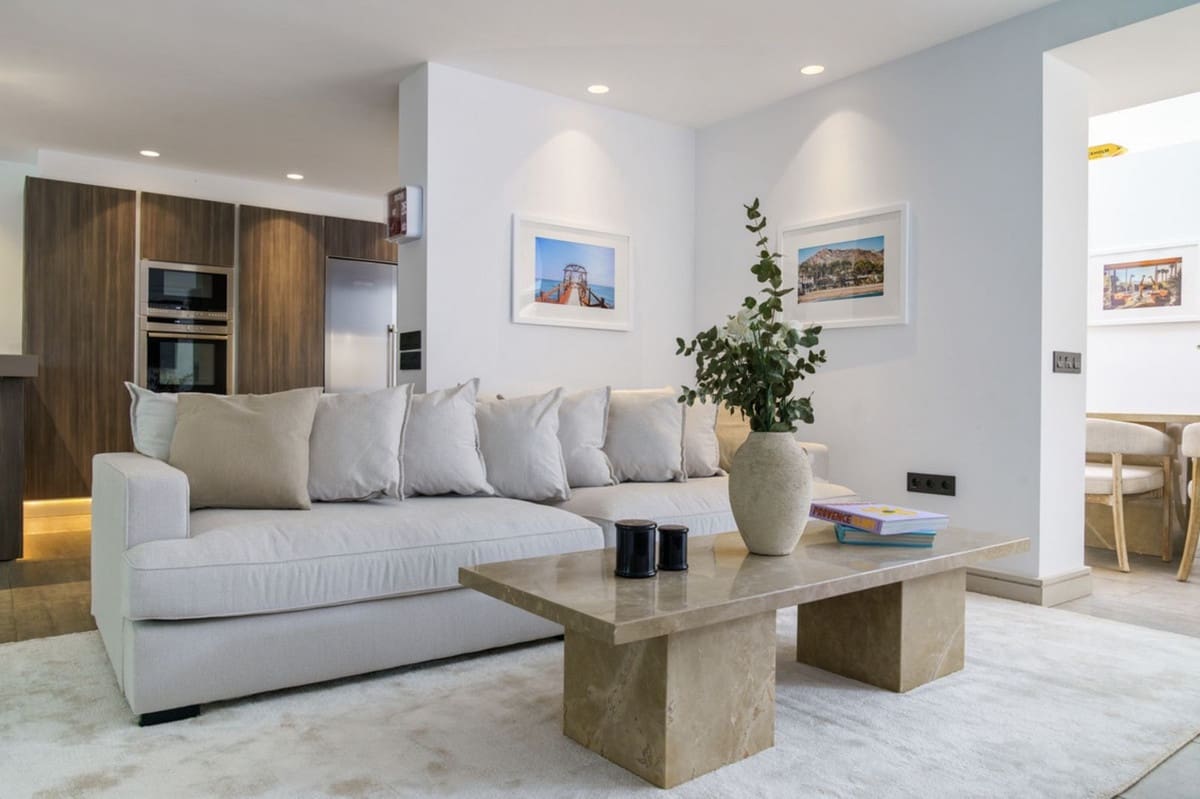 Chalet de 6 habitaciones en Marbella en venta con piscina garaje - 2.495.000 € (Ref: 8837526)