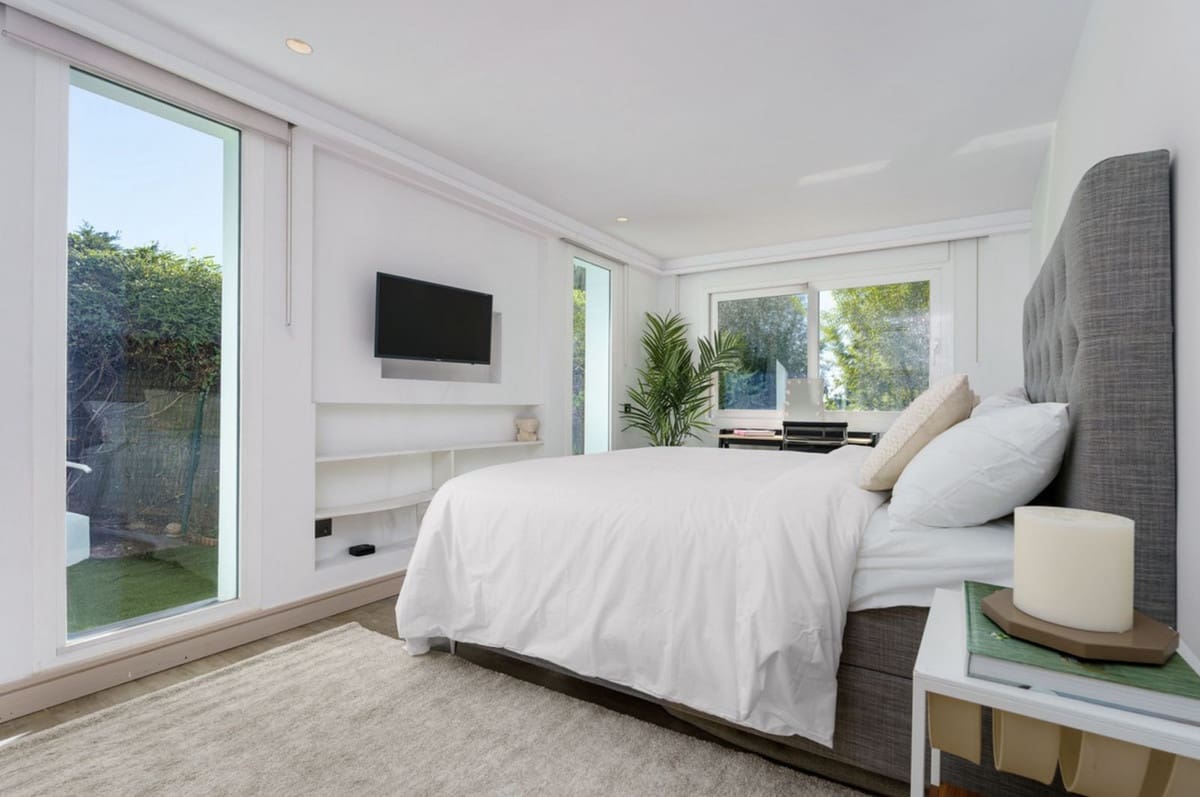 Chalet de 6 habitaciones en Marbella en venta con piscina garaje - 2.495.000 € (Ref: 8837526)