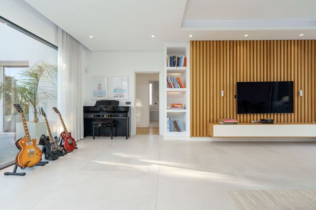 Chalet de 6 habitaciones en Marbella en venta con piscina garaje - 2.495.000 € (Ref: 8837526)