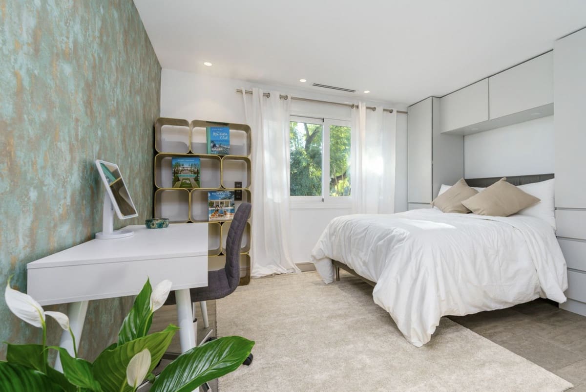 Chalet de 6 habitaciones en Marbella en venta con piscina garaje - 2.495.000 € (Ref: 8837526)