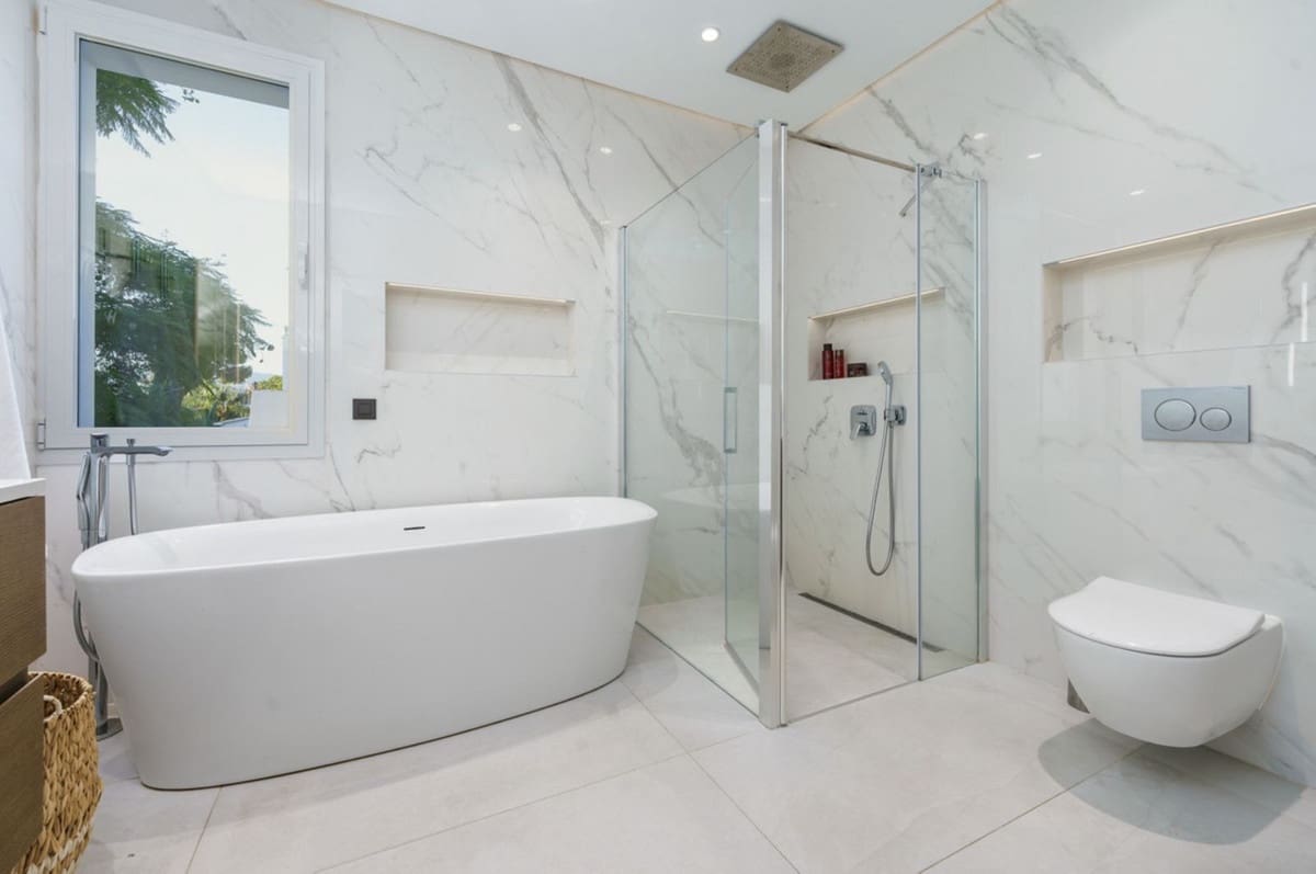 6 sypialnia Willa na sprzedaż w Marbella z basenem garażem - 2 495 000 € (Ref: 8837526)