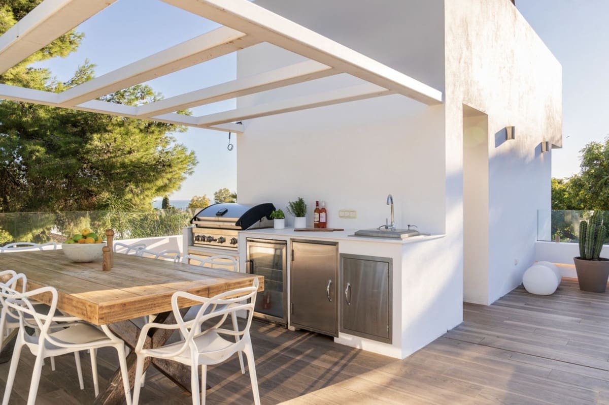 6 makuuhuone Huvila myytävänä paikassa Marbella mukana uima-altaan 
autotalli - 2 495 000 € (Ref: 8837526)