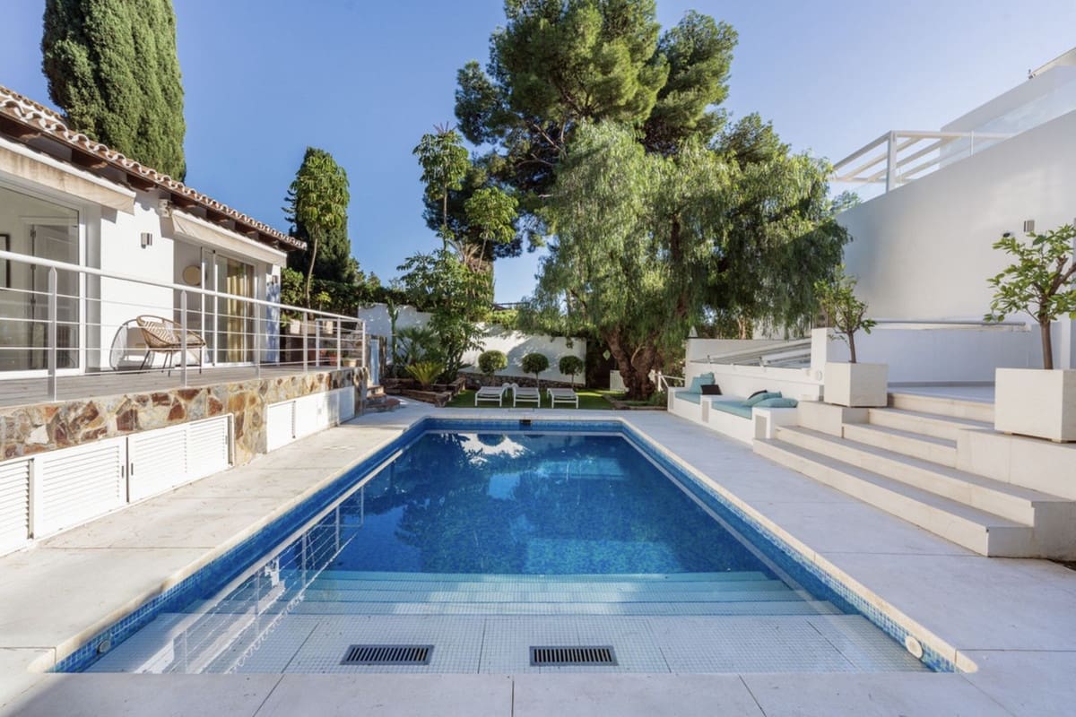 6 makuuhuone Huvila myytävänä paikassa Marbella mukana uima-altaan 
autotalli - 2 495 000 € (Ref: 8837526)