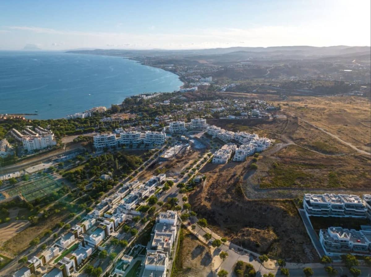 2 bedroom Apartment for sale in Estepona with pool garage - € 702,000 (Ref: 8840332)