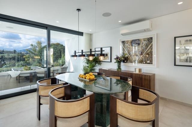 6 makuuhuone Huvila myytävänä paikassa Nueva Andalucia, Marbella mukana uima-altaan 
autotalli - 4 500 000 € (Ref: 8880576)