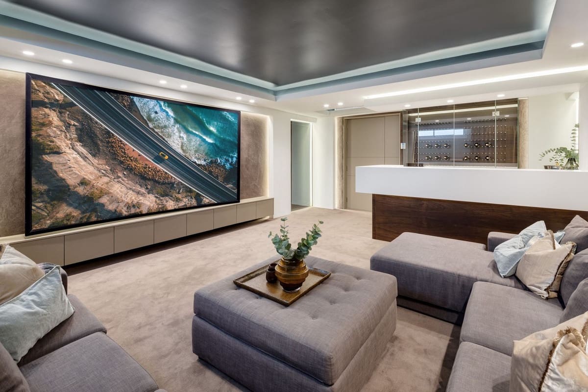 5 bedroom Villa for sale in Golden Mile with pool garage - € 4,995,000 (Ref: 8880757)