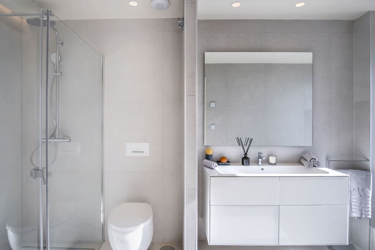 4 bedroom Villa for sale in New Golden Mile with pool garage - € 4,500,000 (Ref: 8884785)