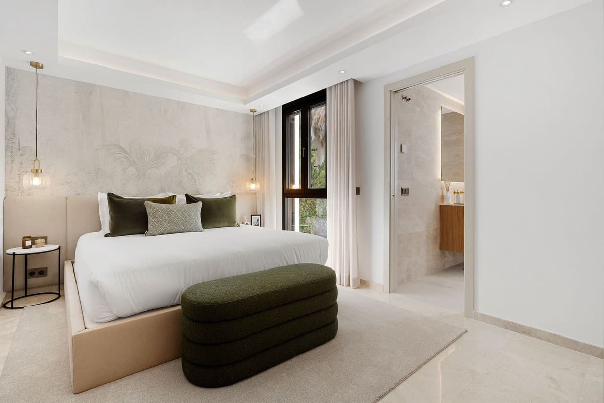 5 bedroom Villa for sale in Nueva Andalucia with pool garage - € 3,650,000 (Ref: 8891662)