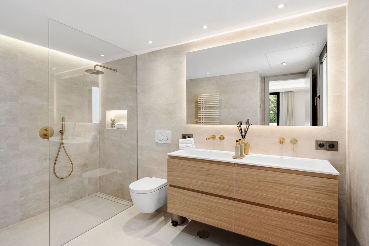 5 bedroom Villa for sale in Nueva Andalucia with pool garage - € 3,650,000 (Ref: 8891662)