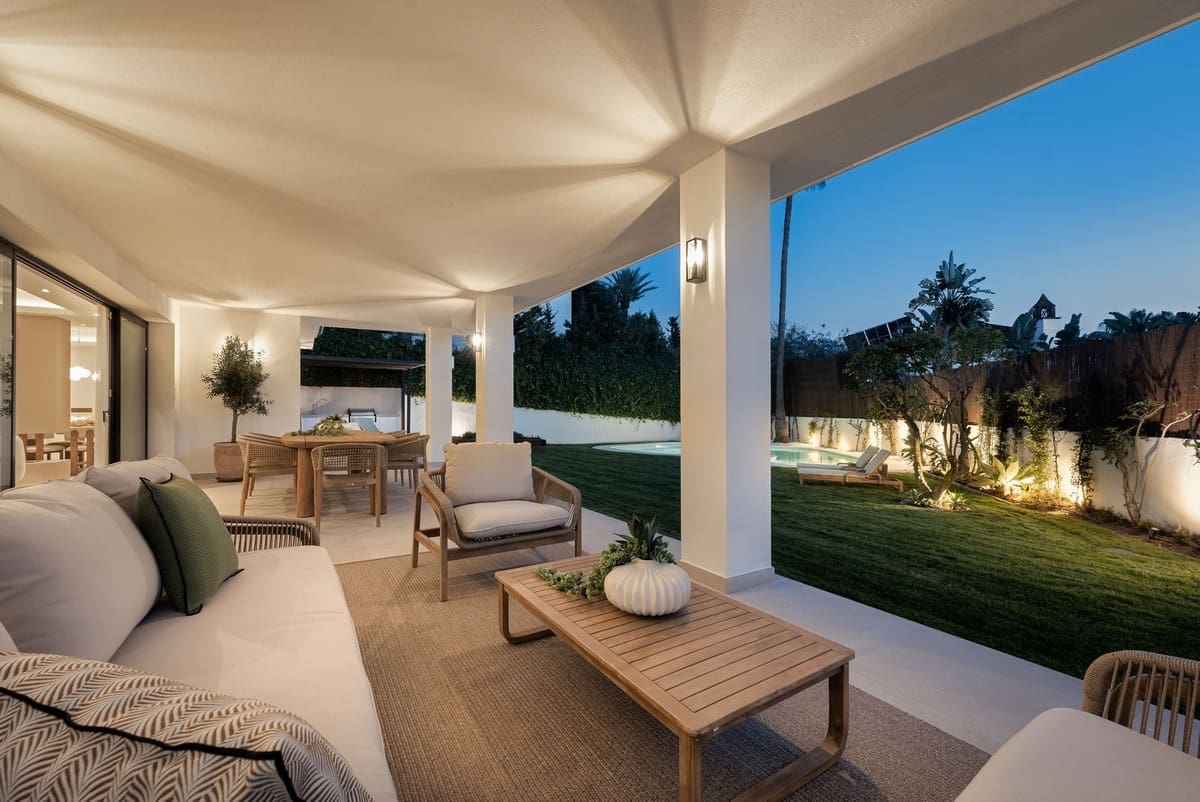 5 bedroom Villa for sale in Nueva Andalucia with pool garage - € 3,650,000 (Ref: 8891662)