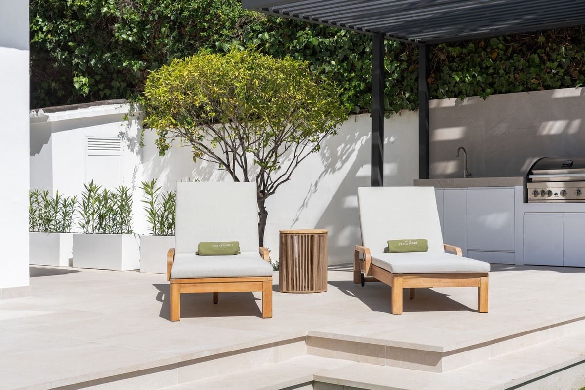 5 bedroom Villa for sale in Nueva Andalucia with pool garage - € 3,650,000 (Ref: 8891662)