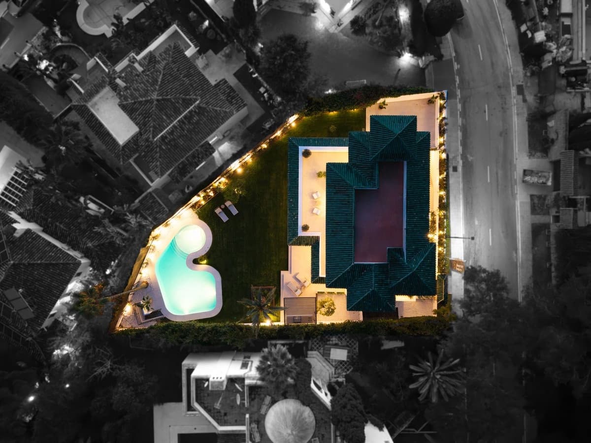 5 bedroom Villa for sale in Nueva Andalucia with pool garage - € 3,650,000 (Ref: 8891662)