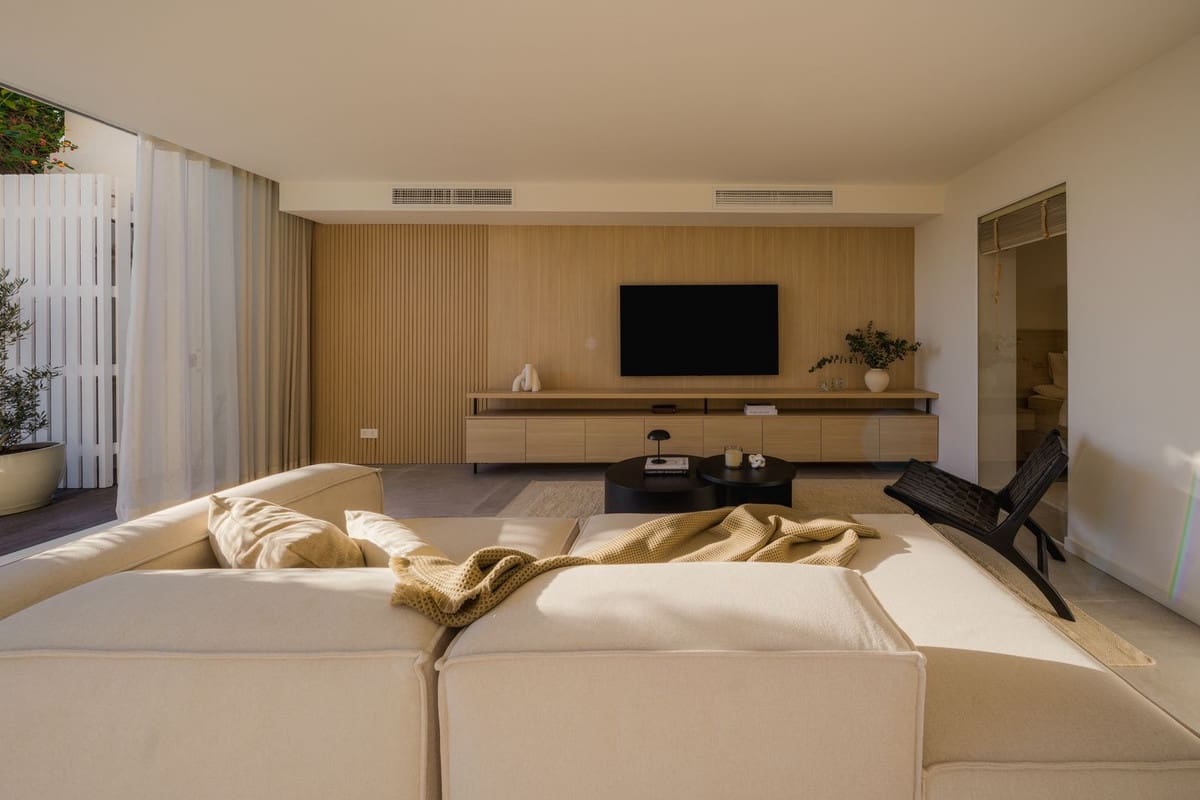 3 bedroom Apartment for sale in Nueva Andalucia with pool garage - € 1,195,000 (Ref: 8906912)