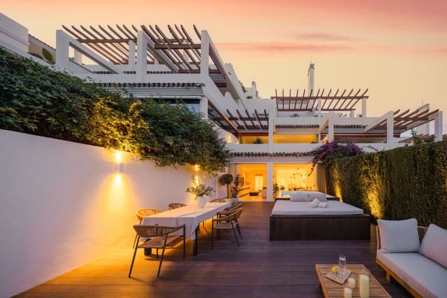 3 sypialnia Apartament na sprzedaż w Nueva Andalucia, Marbella z basenem garażem - 1 195 000 € (Ref: 8906912)