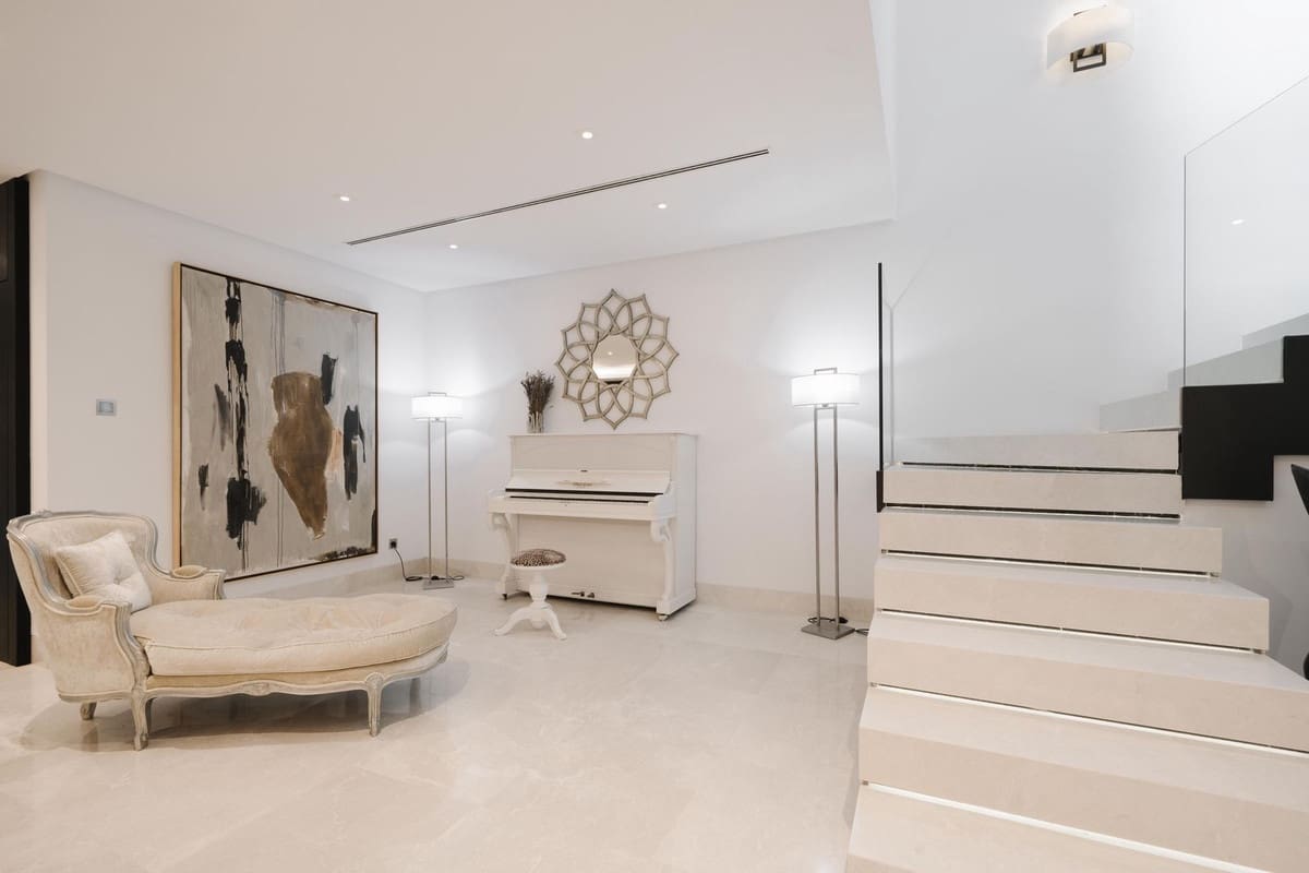 6 soverom Villa til salgs i Los Flamingos med svømmebasseng garasje - € 6 200 000 (Ref: 8916790)