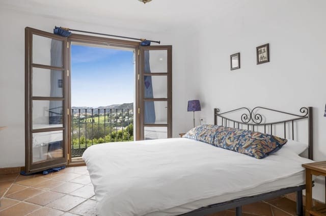 Chalet de 4 habitaciones en Benahavís en venta con piscina garaje - 940.000 € (Ref: 8927873)