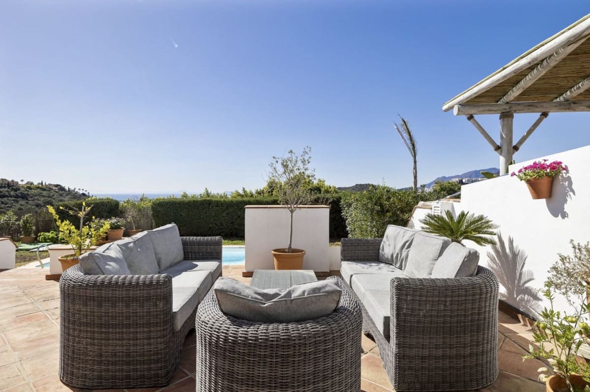 4 sovrum Villa till salu i Benahavis med pool garage - 940 000 € (Ref: 8927873)